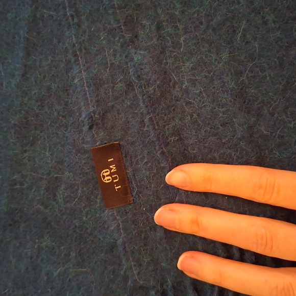 Tumi Accessories - Tumi Teal 100% Baby Alpaca Scarf with Fringe Detail